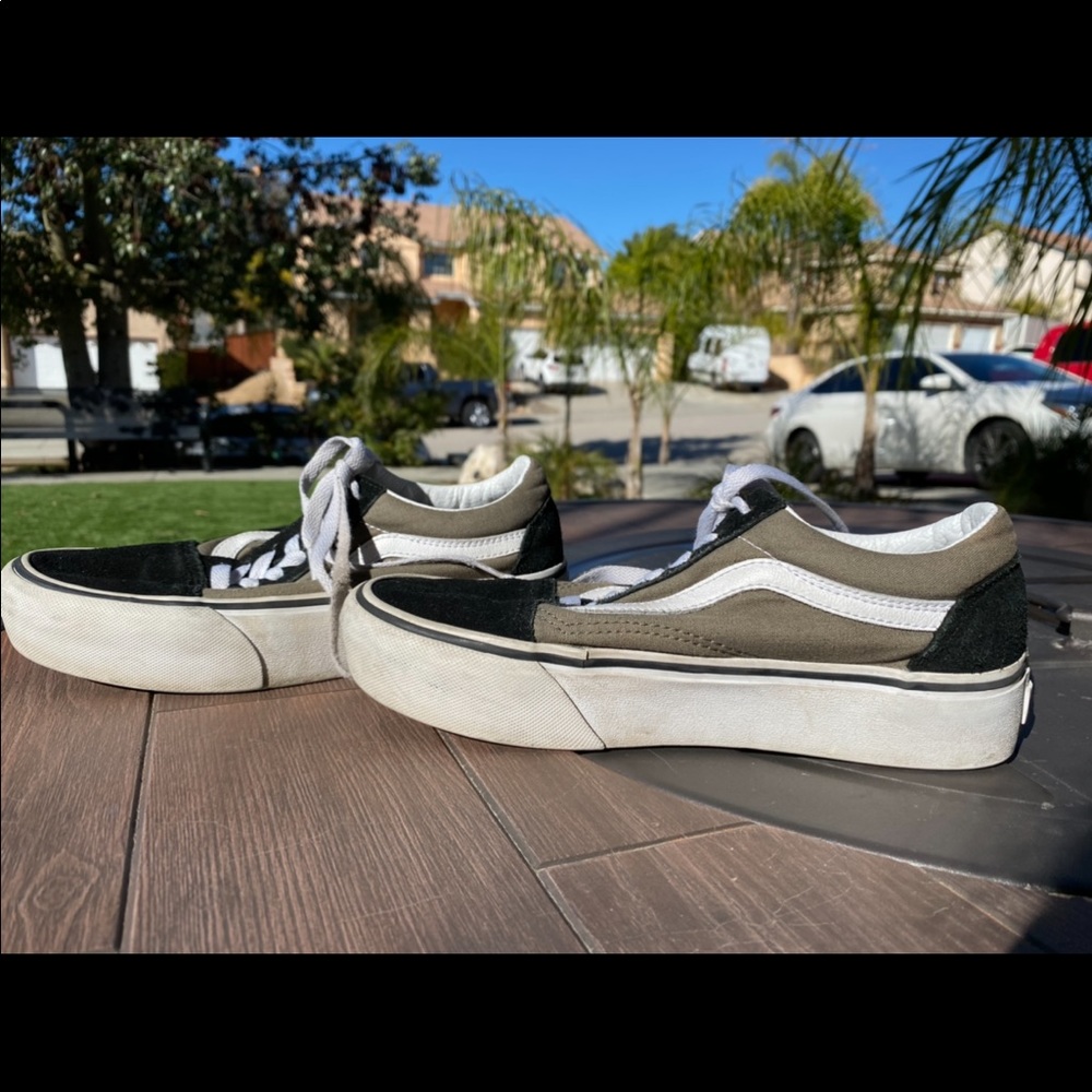 Black & Green platform vans🖤